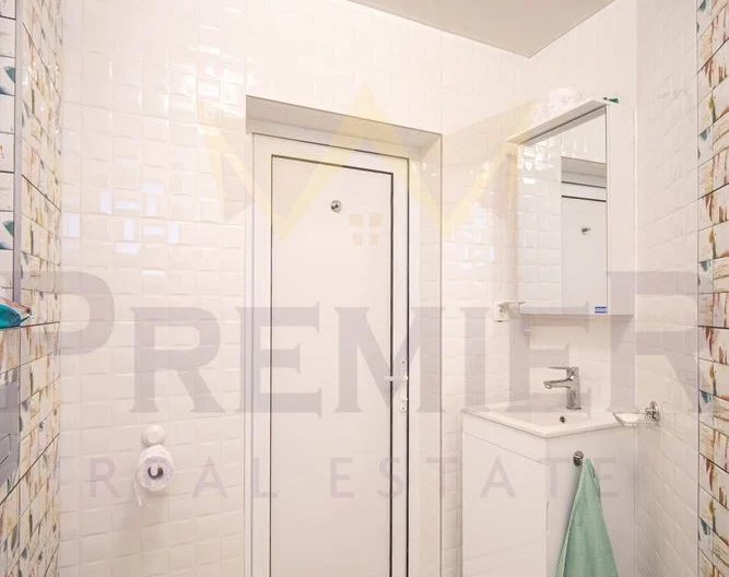 ПРЕКРАСНА КЪЩА С МОРСКА ПАНОРАМА ! МНОГО ДОБРА ЛОКАЦИЯ ! - - снимка 29 - Имоти Премиер