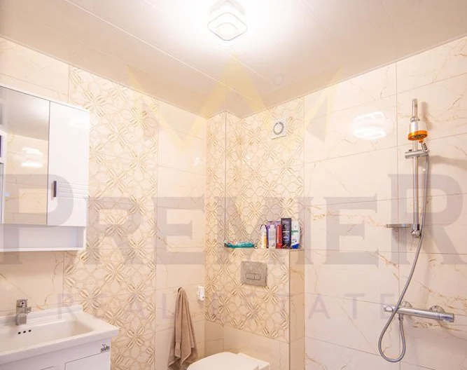 ПРЕКРАСНА КЪЩА С МОРСКА ПАНОРАМА ! МНОГО ДОБРА ЛОКАЦИЯ ! - - снимка 30 - Имоти Премиер