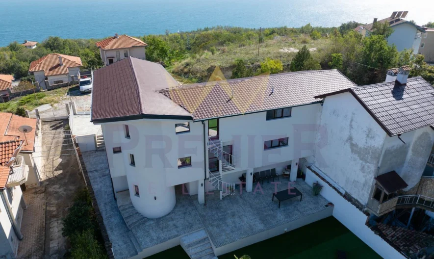 ПРЕКРАСНА КЪЩА С МОРСКА ПАНОРАМА ! МНОГО ДОБРА ЛОКАЦИЯ ! - - снимка 37 - Имоти Премиер