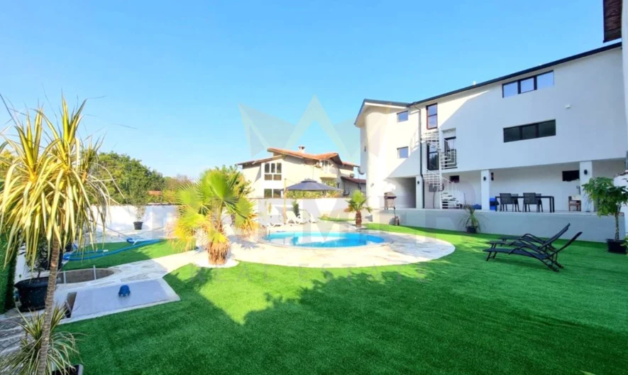 ПРЕКРАСНА КЪЩА С МОРСКА ПАНОРАМА ! МНОГО ДОБРА ЛОКАЦИЯ ! - - снимка 41 - Имоти Премиер