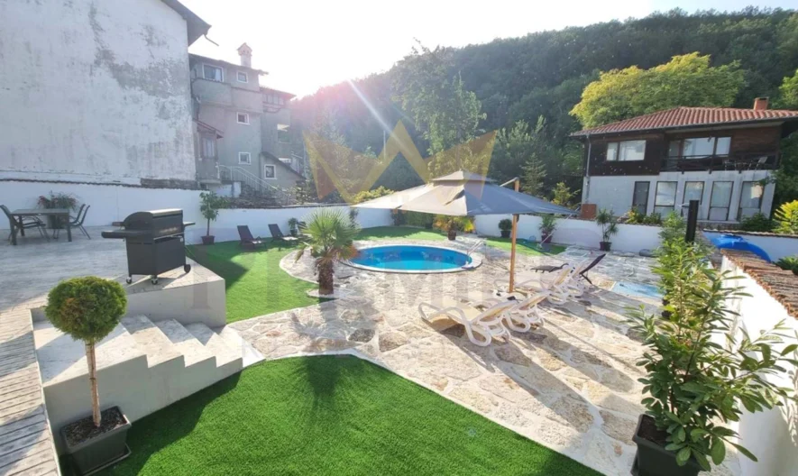 ПРЕКРАСНА КЪЩА С МОРСКА ПАНОРАМА ! МНОГО ДОБРА ЛОКАЦИЯ ! - - снимка 44 - Имоти Премиер