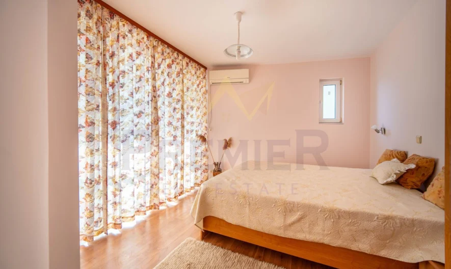 Прекрасна къща с МОРСКА ПАНОРАМА в гр. Балчик! - - снимка 10 - Имоти Премиер