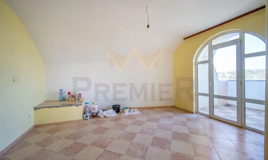 Прекрасна къща с МОРСКА ПАНОРАМА в гр. Балчик! - - снимка 16 - Имоти Премиер