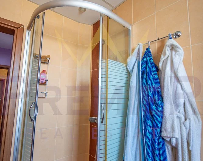 Прекрасна къща с МОРСКА ПАНОРАМА в гр. Балчик! - - снимка 17 - Имоти Премиер