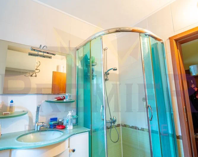 Прекрасна къща с МОРСКА ПАНОРАМА  в гр. Балчик! -  - снимка 18 - Имоти Премиер