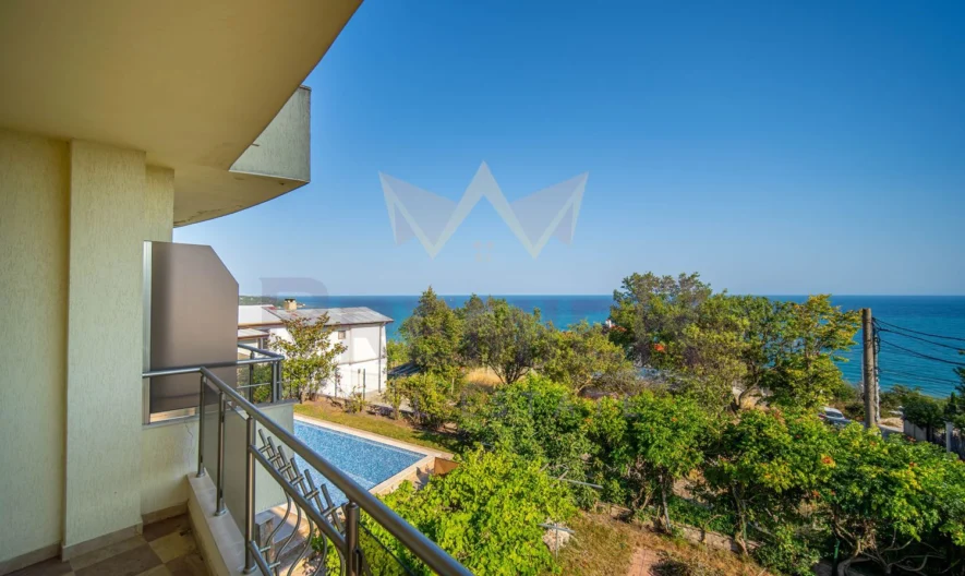 Прекрасна къща с МОРСКА ПАНОРАМА  в гр. Балчик! -  - снимка 29 - Имоти Премиер