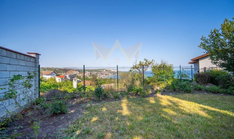 Прекрасна къща с МОРСКА ПАНОРАМА  в гр. Балчик! -  - снимка 31 - Имоти Премиер