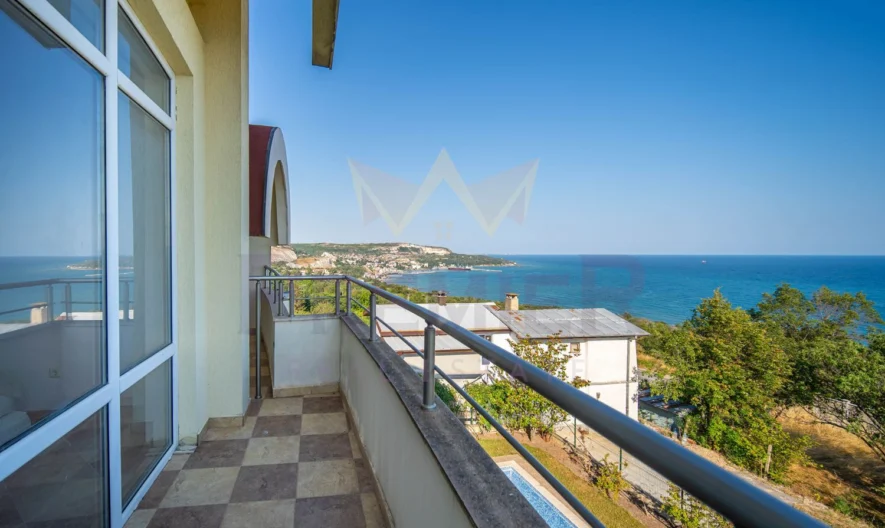 Прекрасна къща с МОРСКА ПАНОРАМА  в гр. Балчик! -  - снимка 35 - Имоти Премиер