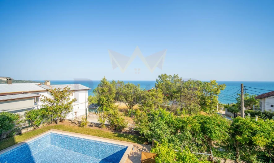 Прекрасна къща с МОРСКА ПАНОРАМА в гр. Балчик! - - снимка 37 - Имоти Премиер