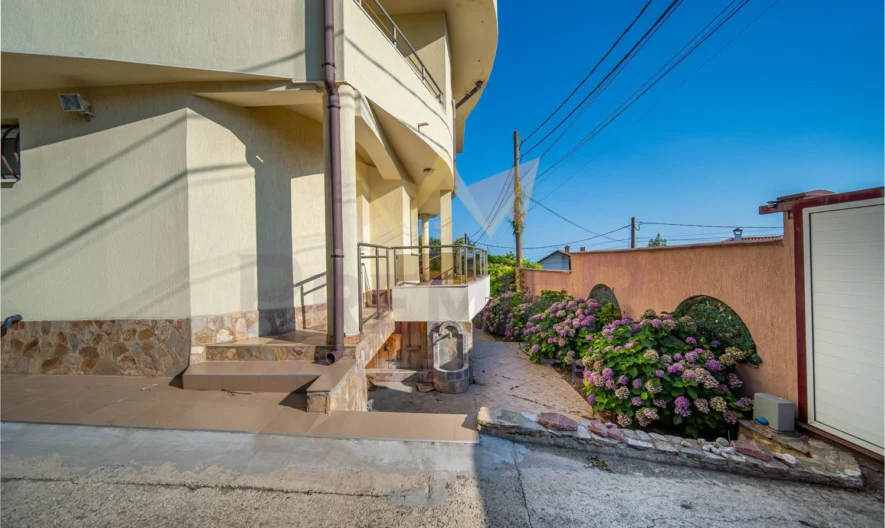 Прекрасна къща с МОРСКА ПАНОРАМА в гр. Балчик! - - снимка 39 - Имоти Премиер