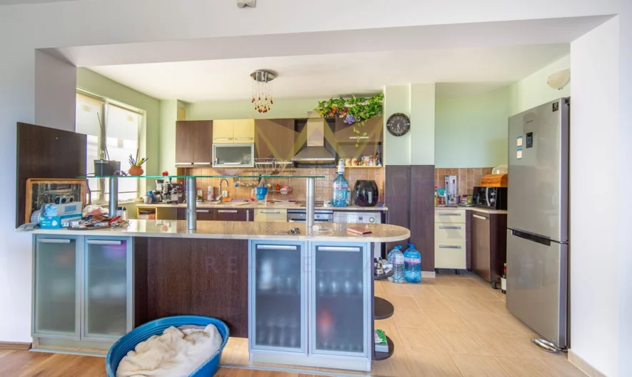 Прекрасна къща с МОРСКА ПАНОРАМА  в гр. Балчик! -  - снимка 4 - Имоти Премиер