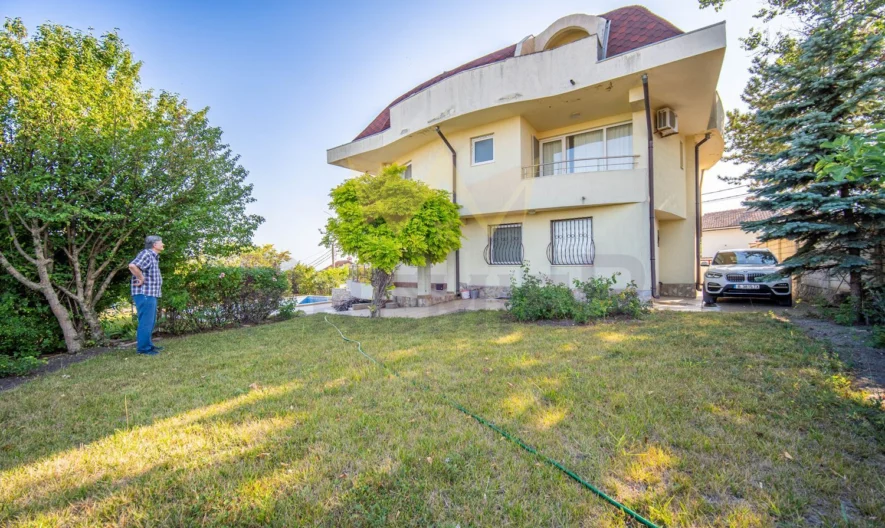 Прекрасна къща с МОРСКА ПАНОРАМА  в гр. Балчик! -  - снимка 42 - Имоти Премиер