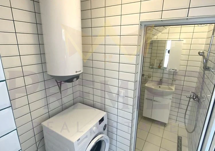 Прекрасна къща с  отлична локация близо до парк Свети Георги -град Добрич! -  - снимка 16 - Имоти Премиер