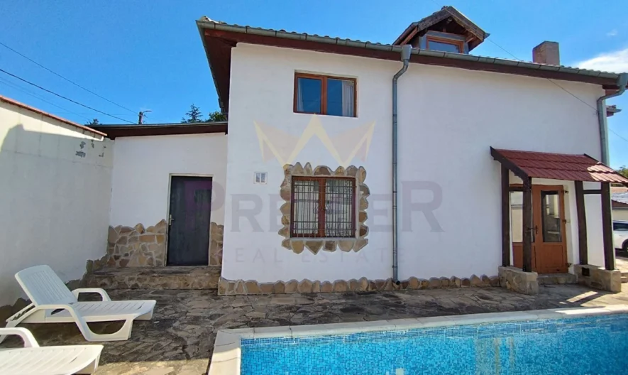 Прекрасна къща в центъра на Каблешково -  - снимка 10 - Имоти Премиер