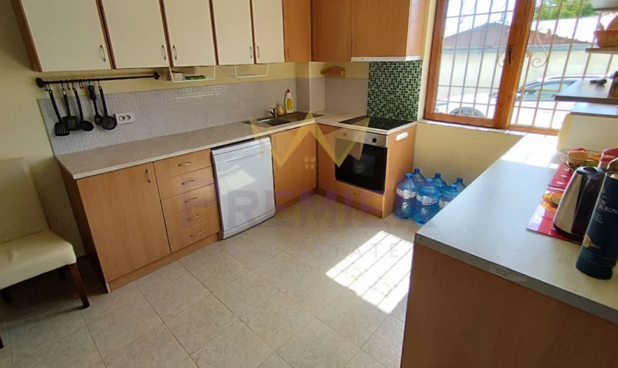 Прекрасна къща в центъра на Каблешково -  - снимка 4 - Имоти Премиер