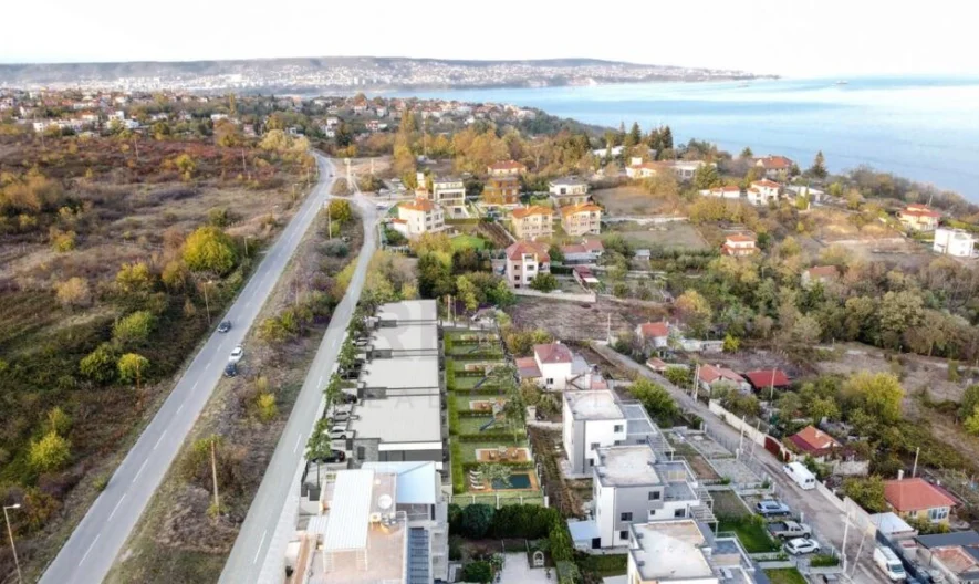 Прекрасна Къщи и завладяваща панорама в м-т Прибой. -  - снимка 5 - Имоти Премиер