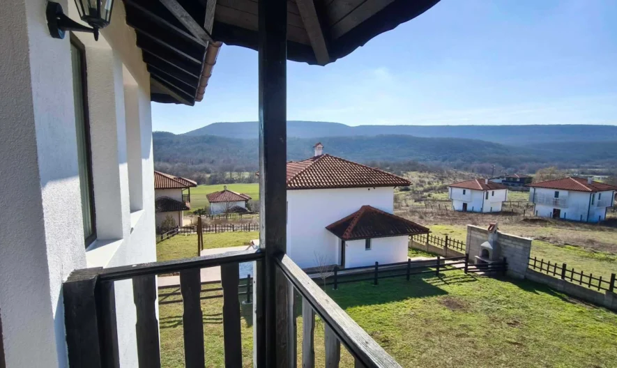 Прекрасна реновирана къща в село Църква ! -  - снимка 21 - Имоти Премиер