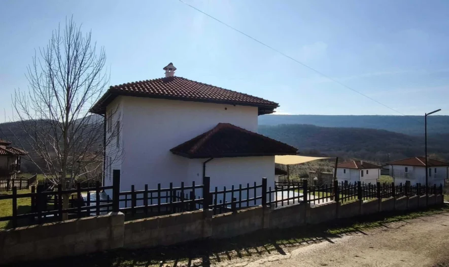 Прекрасна реновирана къща в село Църква ! -  - снимка 6 - Имоти Премиер