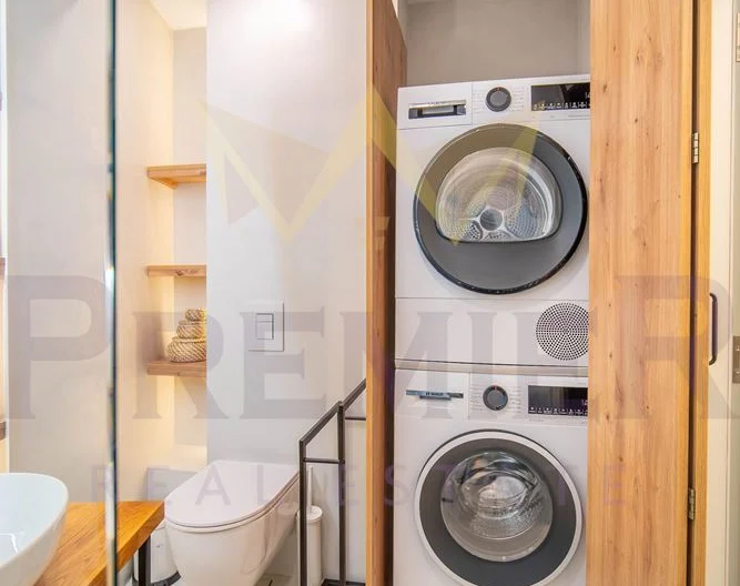 Премиум обзаведен апартамент в идеалния център Варна – дизайнерски ремонт, смарт системи и готов бизнес -  - снимка 10 - Имоти Премиер