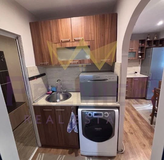 Продава 3 – стаен апартамент ,жк. Вл. Варненчик, гр. Варна -  - снимка 9 - Имоти Премиер