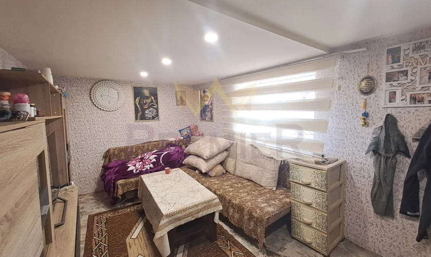 Продава два етажа от къща Аспарухово гр. Варна - - снимка 10 - Имоти Премиер