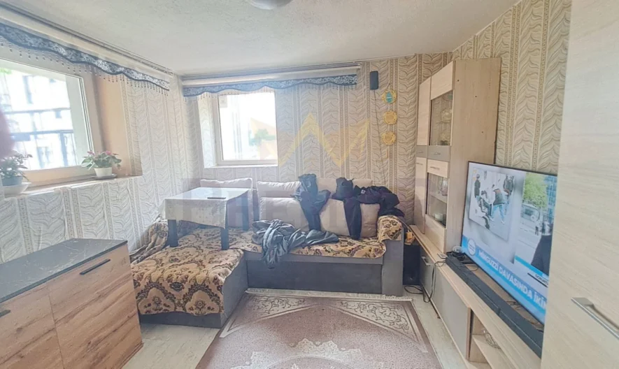 Продава два етажа от къща Аспарухово гр. Варна - - снимка 12 - Имоти Премиер