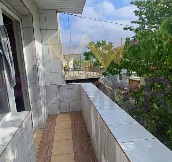 Продава два етажа от къща Аспарухово гр. Варна - - снимка 7 - Имоти Премиер