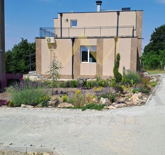 Продава двуетажна къща село Приселци област Варна -  - снимка 20 - Имоти Премиер