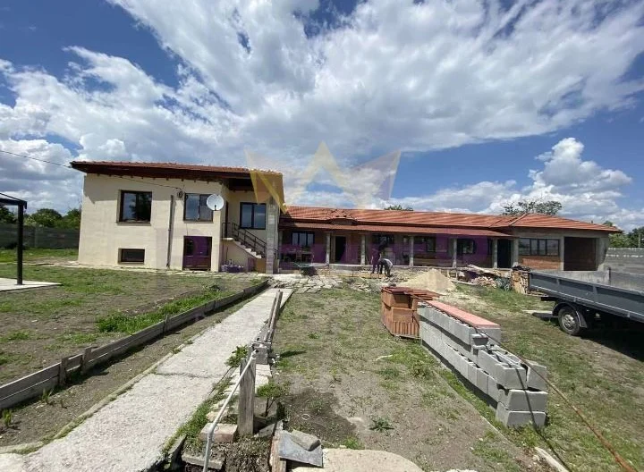 ПРОДАВА КЪЩА ДО ГР.КАРНОБАТ -  - снимка 4 - Имоти Премиер