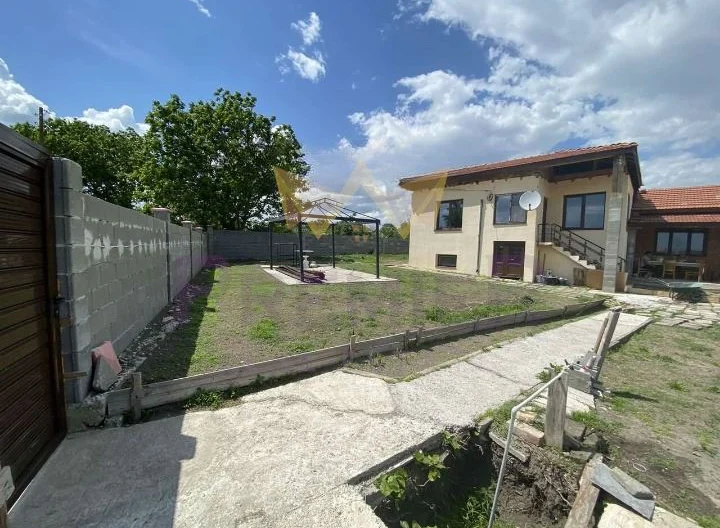 ПРОДАВА КЪЩА ДО ГР.КАРНОБАТ -  - снимка 7 - Имоти Премиер