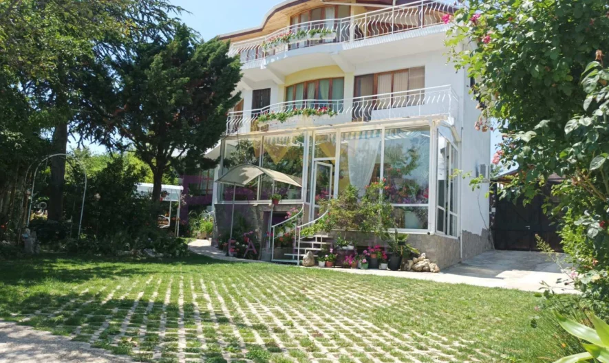 Продава Къща м-ст Траката Варна - - снимка 1 - Имоти Премиер