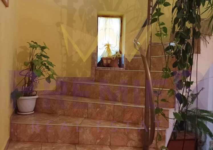 Продава Къща м-ст Траката Варна - - снимка 12 - Имоти Премиер