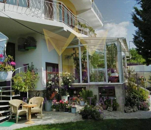 Продава Къща м-ст Траката Варна - - снимка 2 - Имоти Премиер