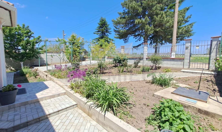 Продава къща с. Соколово, обл. Добрич -  - снимка 11 - Имоти Премиер