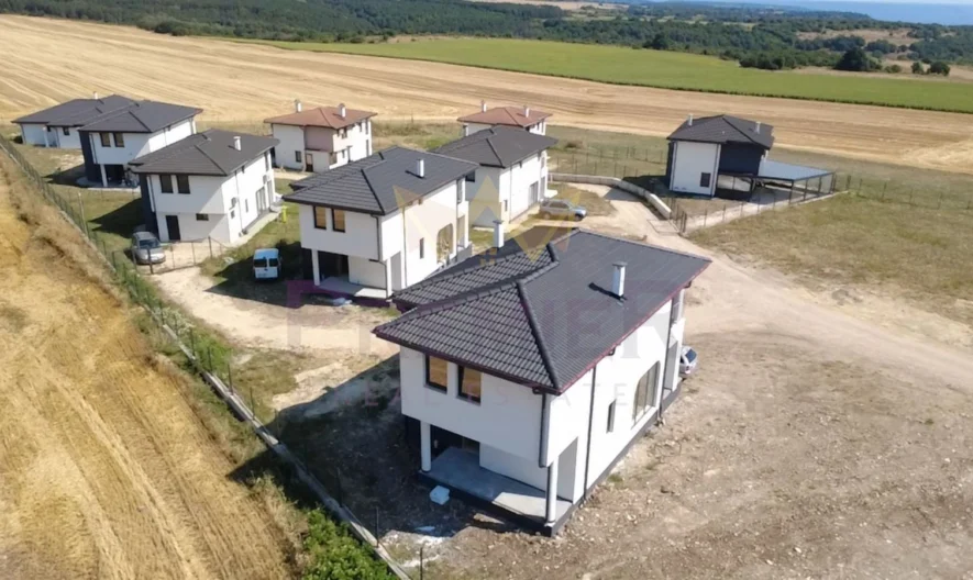 Продава Къща село Кичево област Варна - - снимка 4 - Имоти Премиер