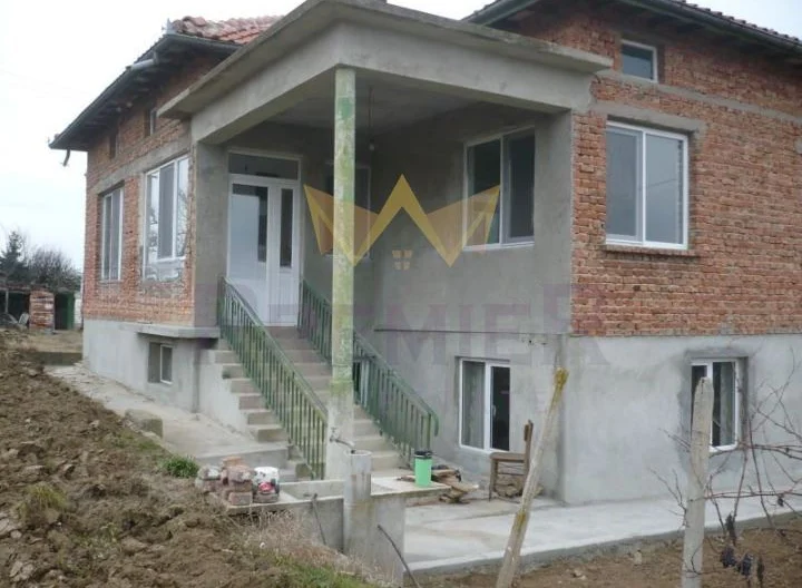 Продава къща с.Партизани Област Варна - - снимка 2 - Имоти Премиер