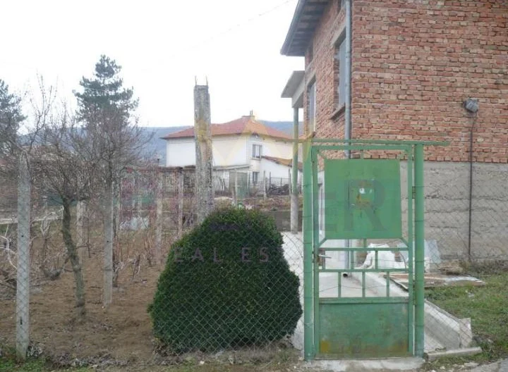 Продава  къща с.Партизани Област Варна -  - снимка 4 - Имоти Премиер