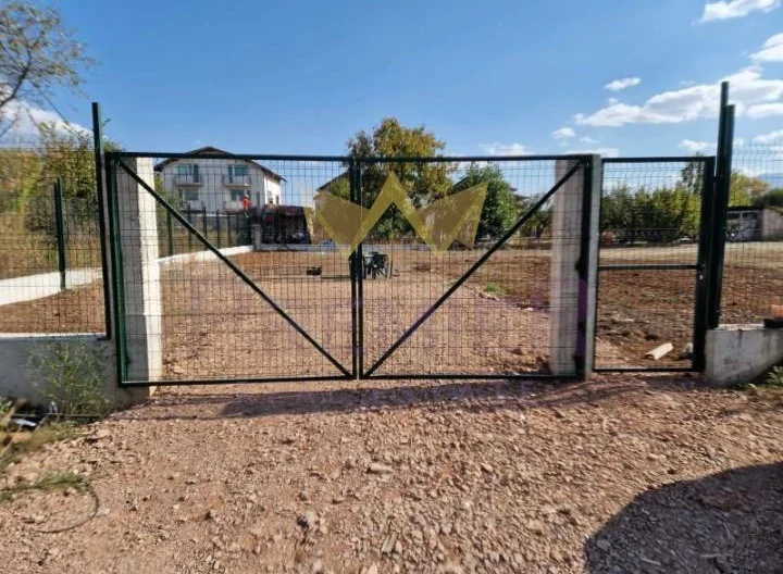 Продава Парцел гр.София срещу Метро 2 -  - снимка 1 - Имоти Премиер