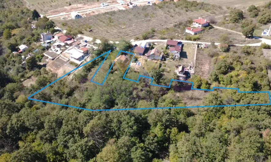 Продава парцел с къща село Приселци област Варна - - снимка 1 - Имоти Премиер