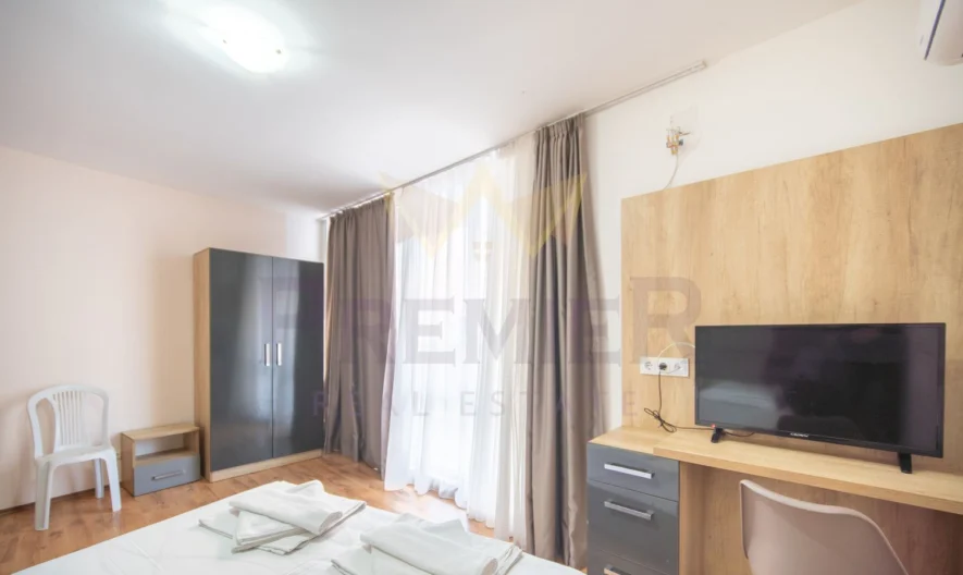 Продава просторен двустаен в гр. Поморие -  - снимка 2 - Имоти Премиер