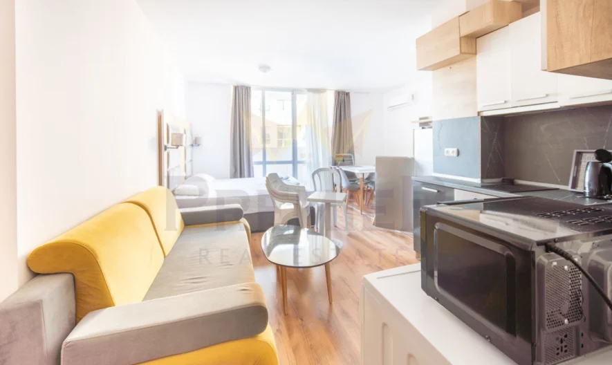 Продава просторен двустаен в гр. Поморие -  - снимка 8 - Имоти Премиер