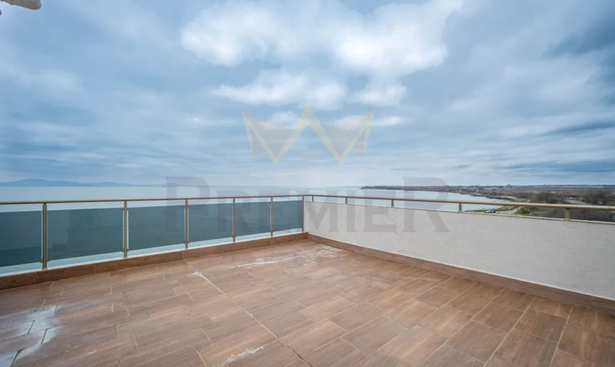 Продава просторен тристаен с уникална морска гледка в Поморие -  - снимка 26 - Имоти Премиер