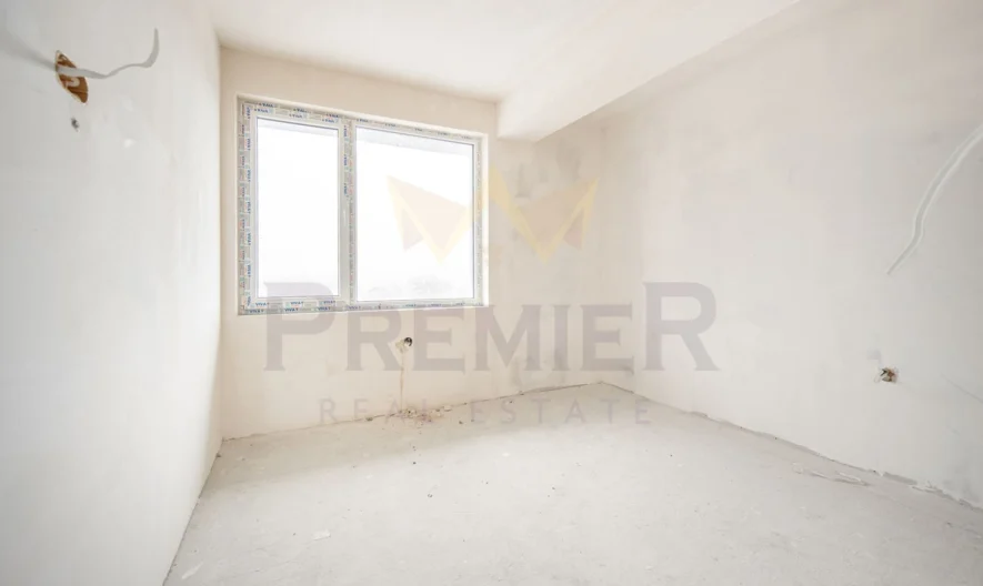 Продава се просторен тристаен апартамент в гр. Балчик -  - снимка 6 - Имоти Премиер