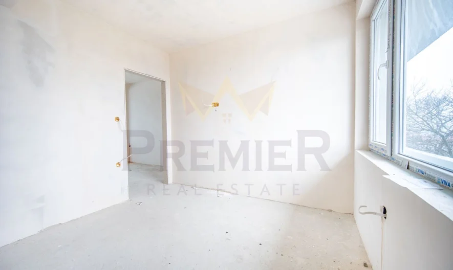 Продава се просторен тристаен апартамент в гр. Балчик -  - снимка 7 - Имоти Премиер