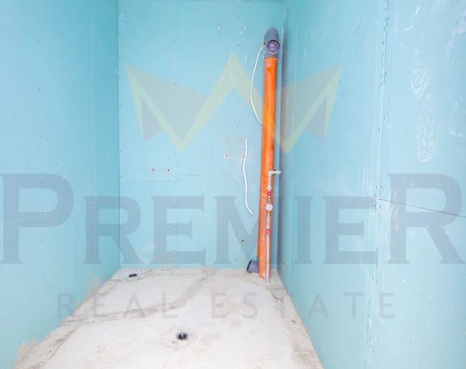 Продава се просторен тристаен апартамент в гр. Балчик -  - снимка 8 - Имоти Премиер