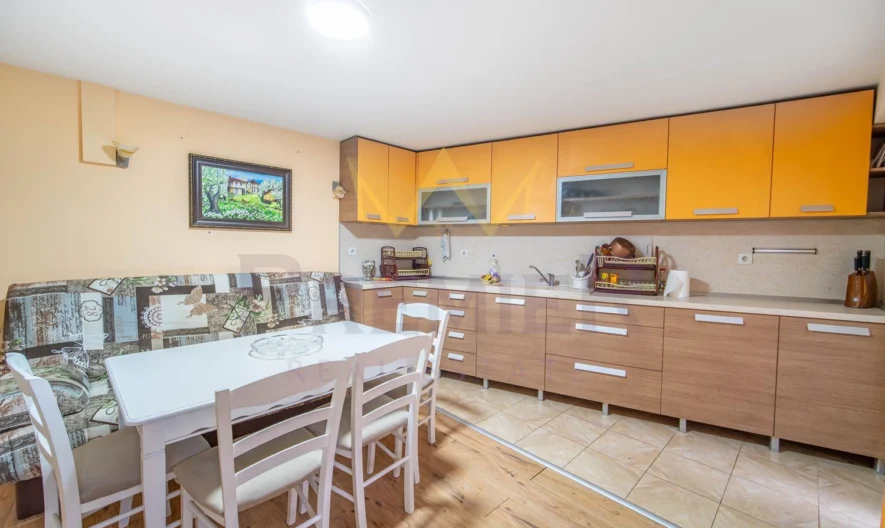 Продавам 3-стаен апартамент – Бриз - - снимка 1 - Имоти Премиер