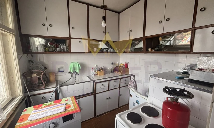 Продавам етаж от къща в кв Аспарухово -  - снимка 1 - Имоти Премиер