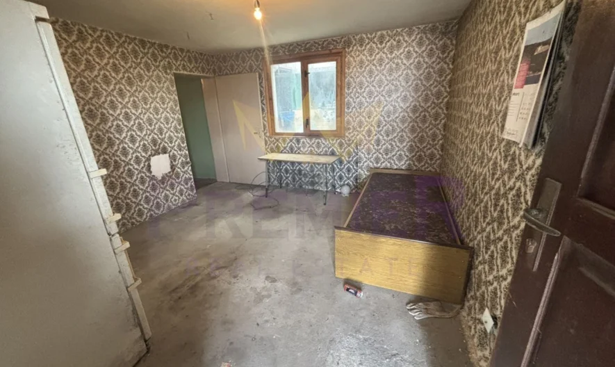 Продавам етаж от къща в кв Аспарухово -  - снимка 11 - Имоти Премиер