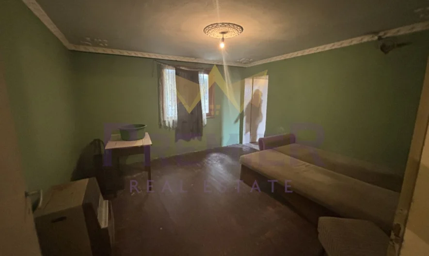 Продавам етаж от къща в кв Аспарухово -  - снимка 20 - Имоти Премиер