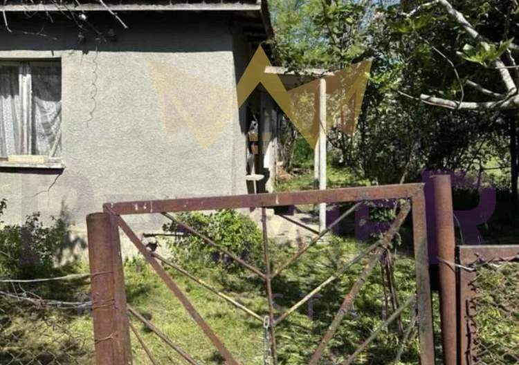 Продавам къща за ремонт в гр. Бяла -  - снимка 5 - Имоти Премиер